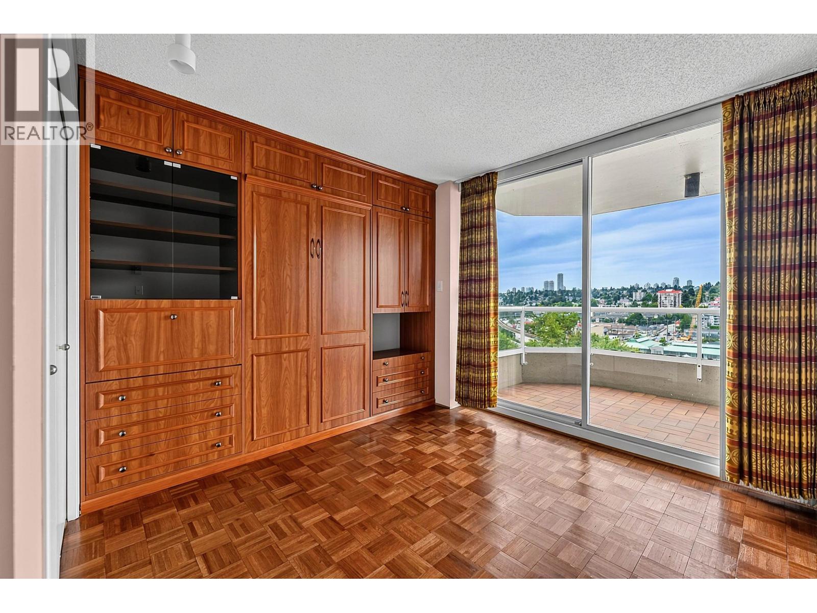 1206 1045 Quayside Drive, New Westminster, British Columbia  V3M 1C5 - Photo 3 - R3158344