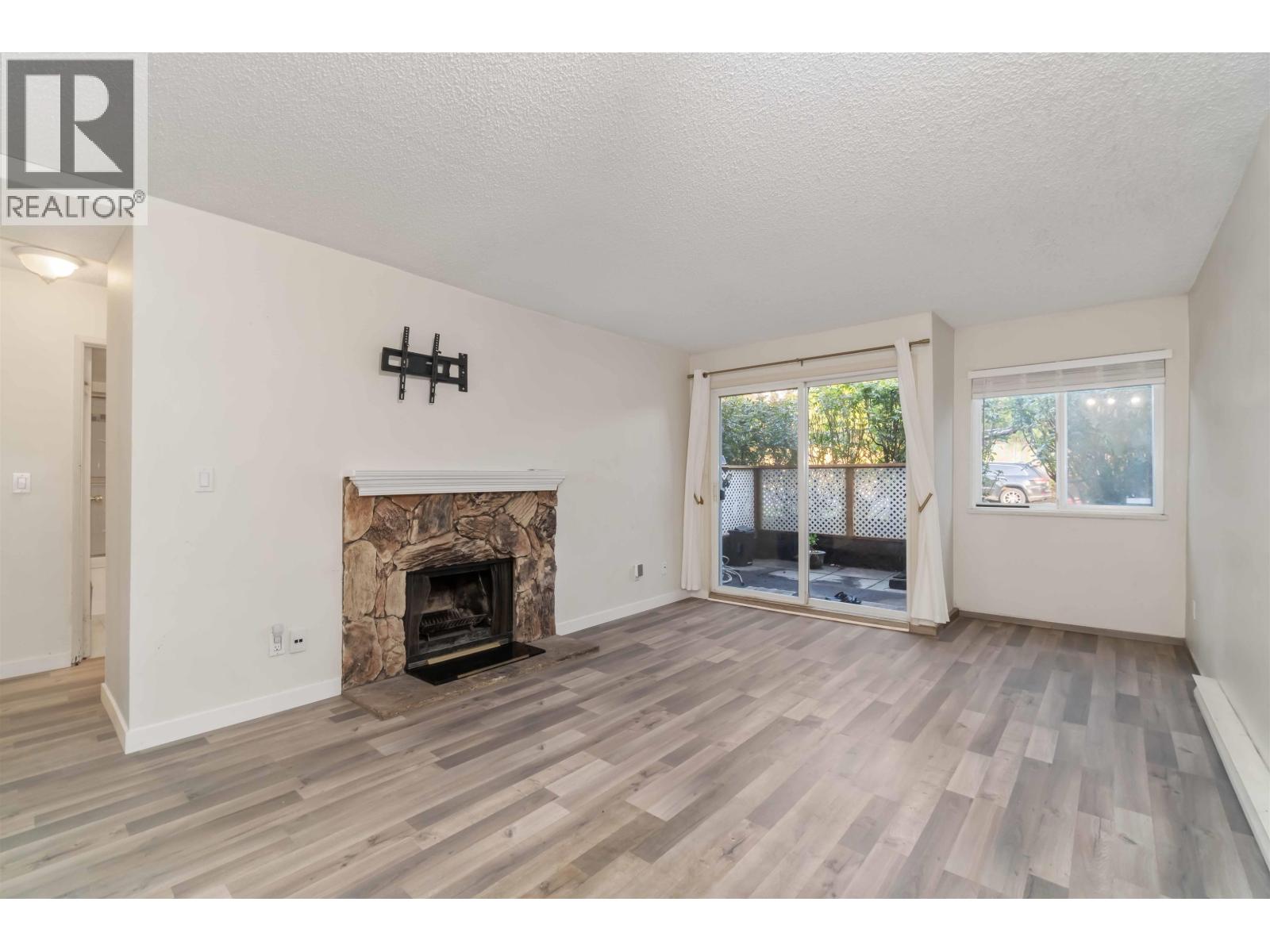 109 555 North Road, Coquitlam, British Columbia  V3J 1N8 - Photo 3 - R3158428