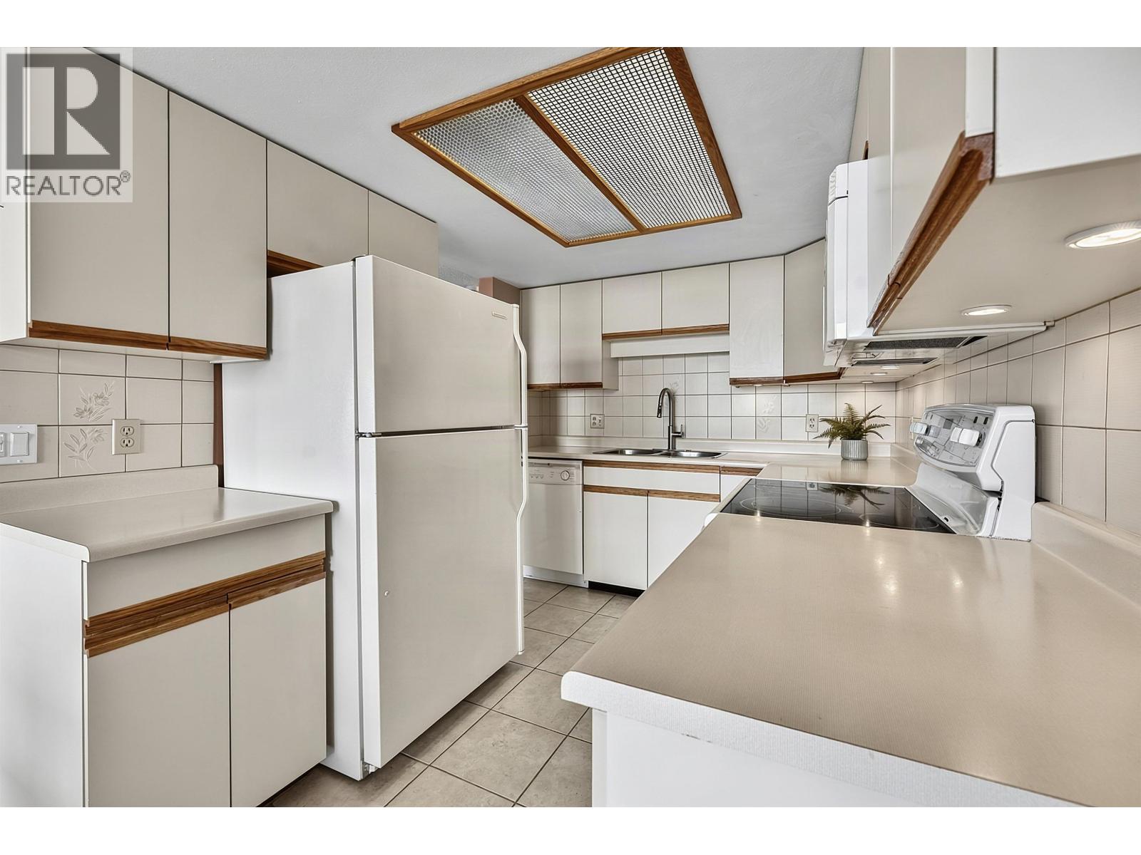 1206 1045 Quayside Drive, New Westminster, British Columbia  V3M 1C5 - Photo 10 - R3158344