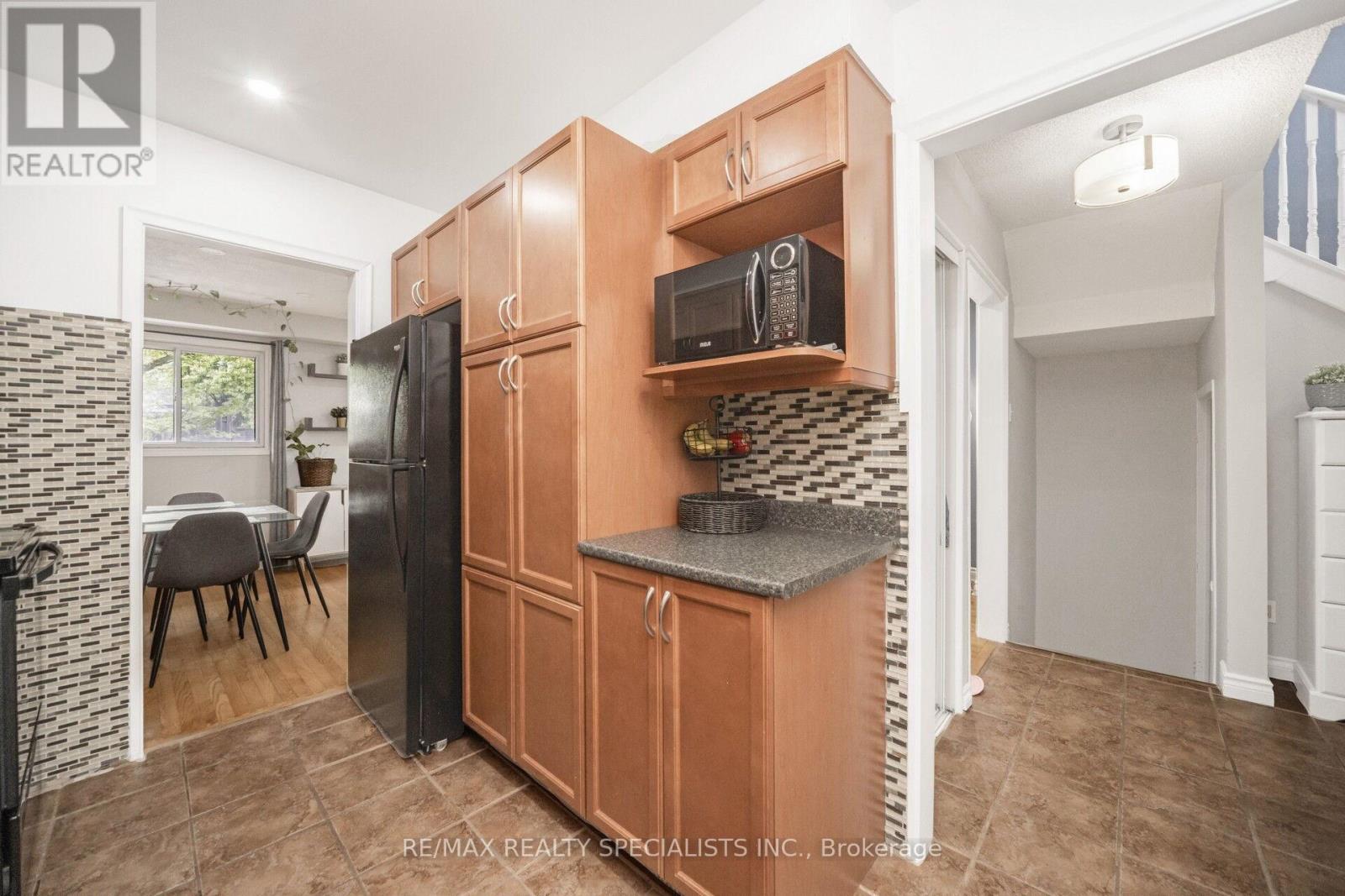 20 Enmount Drive, Brampton, Ontario  L6T 4C8 - Photo 15 - W13088704