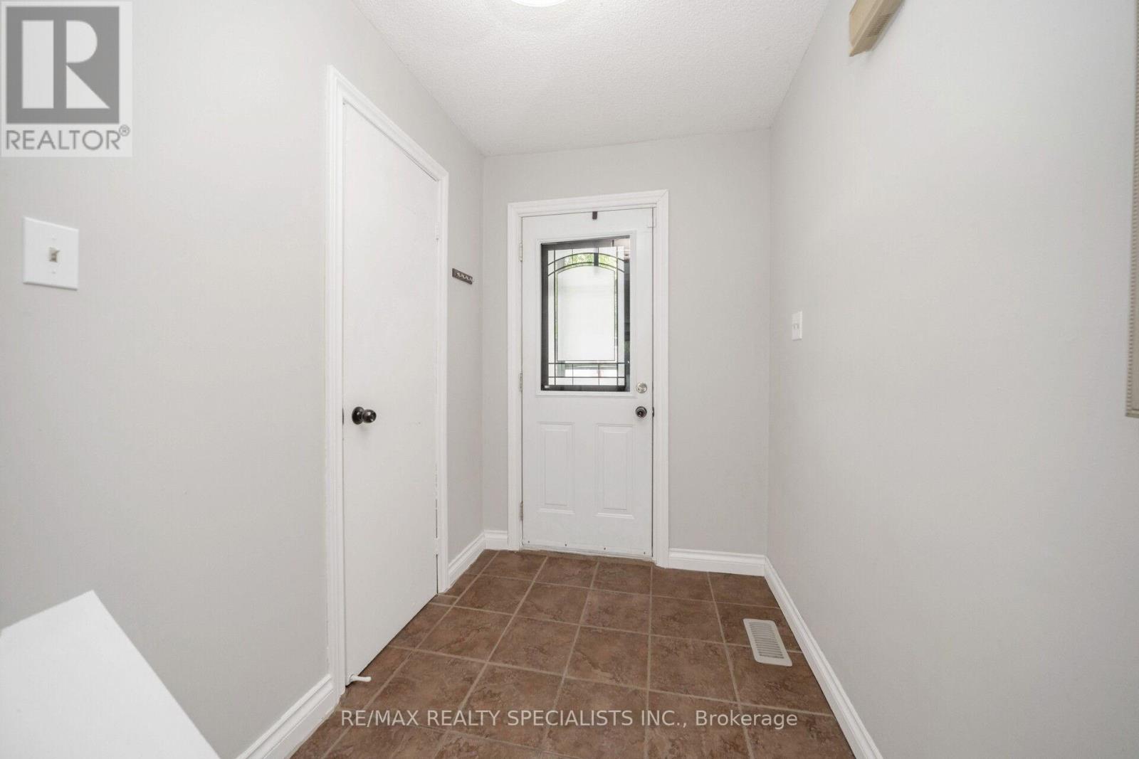 20 Enmount Drive, Brampton, Ontario  L6T 4C8 - Photo 18 - W13088704