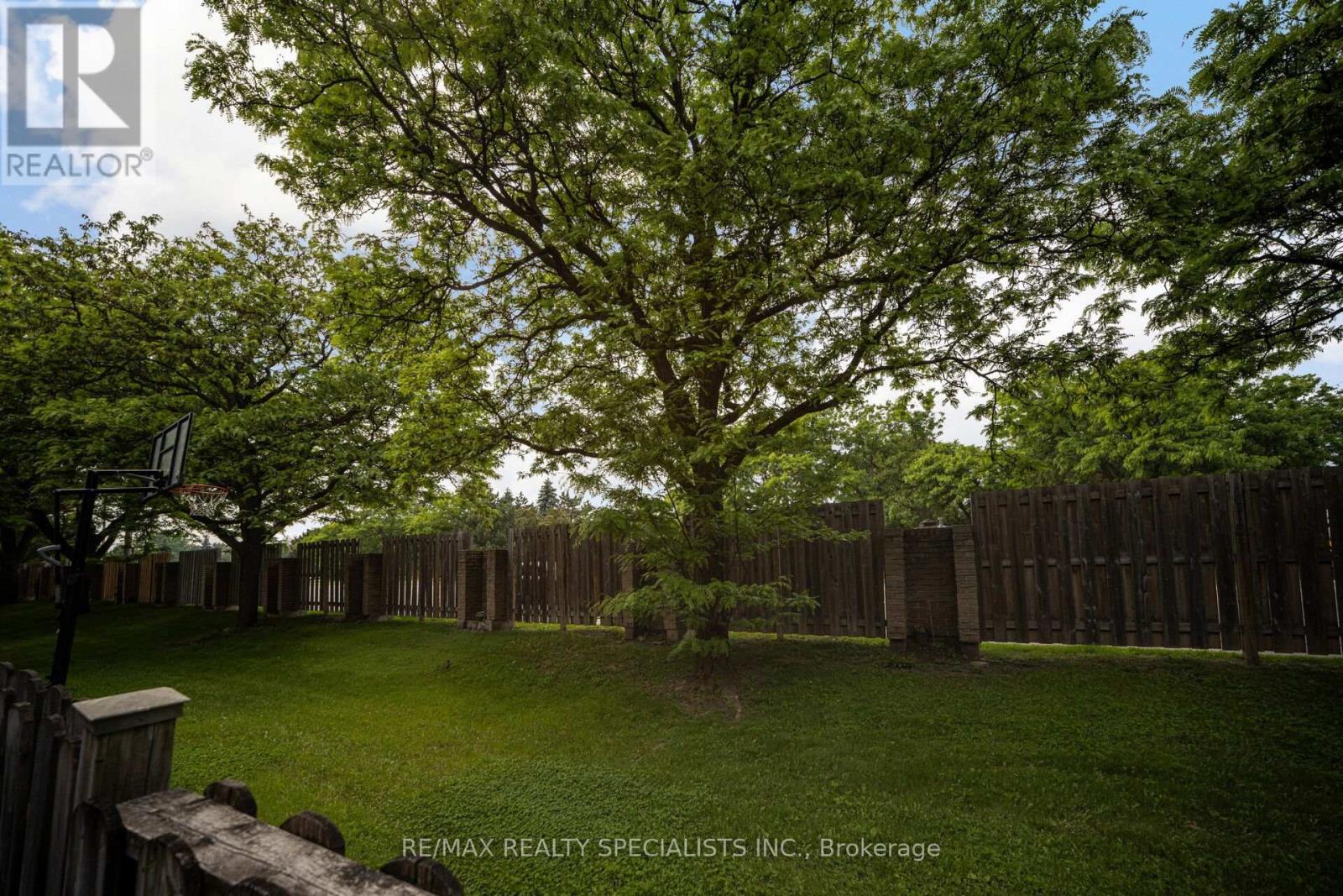 20 Enmount Drive, Brampton, Ontario  L6T 4C8 - Photo 43 - W13088704