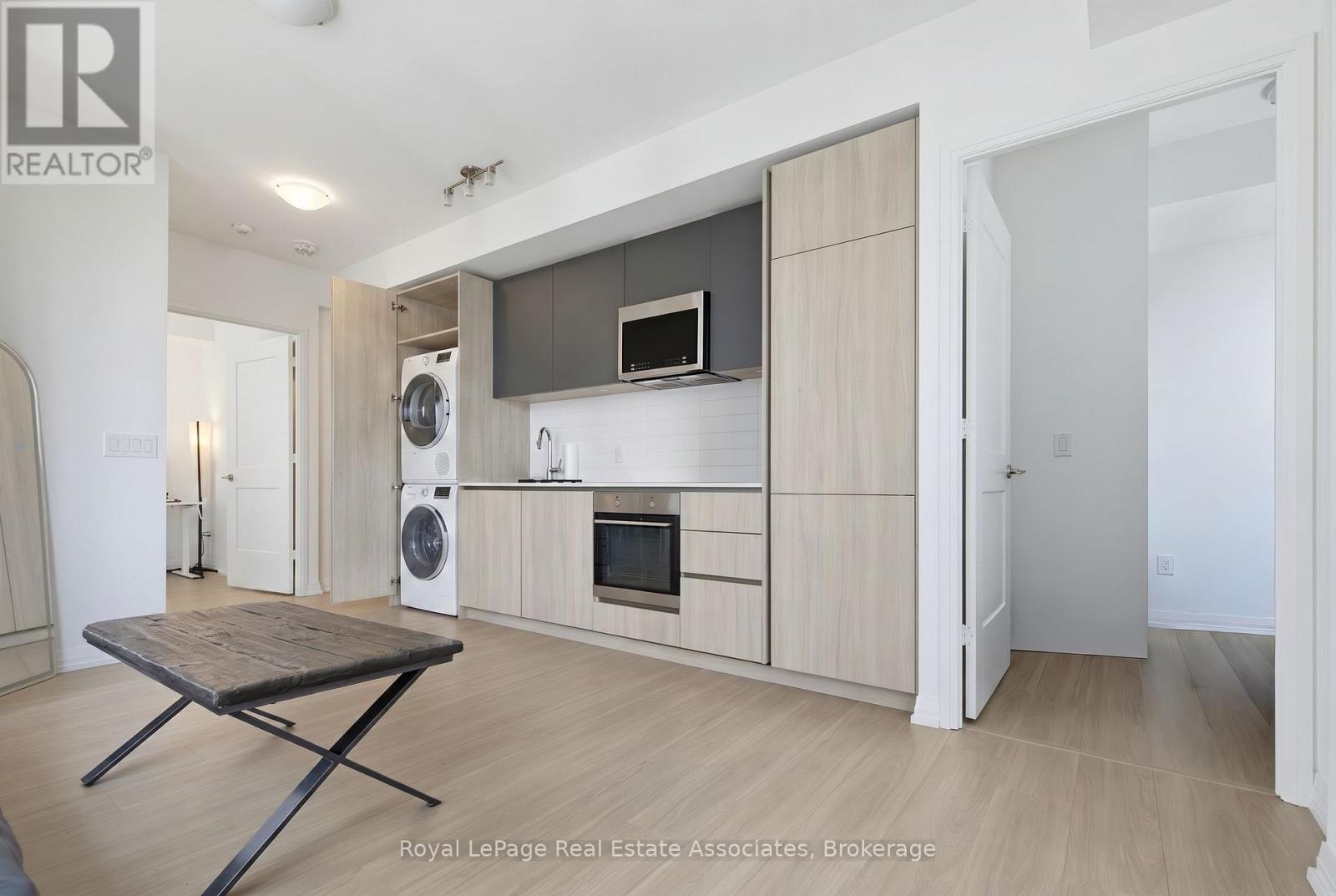 2403 - 8 Widmer Street, Toronto, Ontario  M5V 0W6 - Photo 10 - C13708814