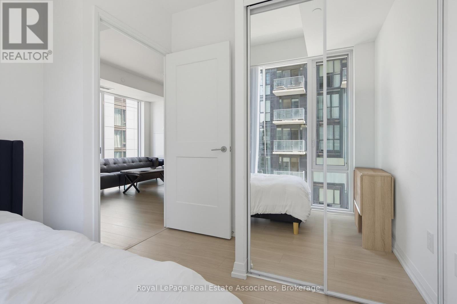 2403 - 8 Widmer Street, Toronto, Ontario  M5V 0W6 - Photo 14 - C13708814
