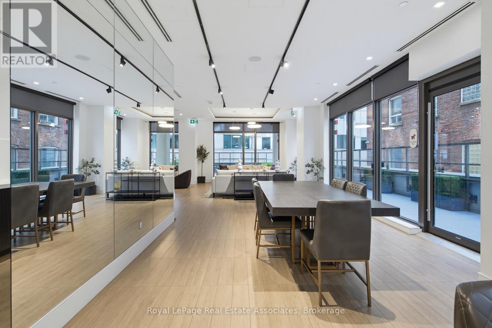2403 - 8 Widmer Street, Toronto, Ontario  M5V 0W6 - Photo 21 - C13708814