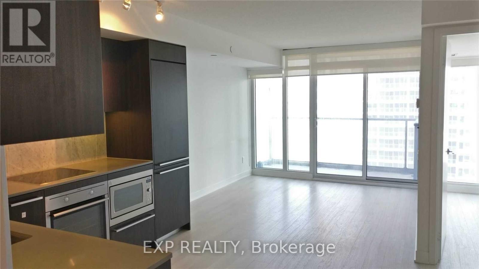1901 - 70 Queens Wharf Road, Toronto (Waterfront Communities), Ontario  M5V 0J2 - Photo 3 - C13708830