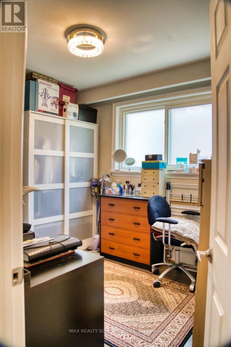 31 Lochinvar Crescent, Toronto, Ontario  M3A 3J9 - Photo 13 - C13708836