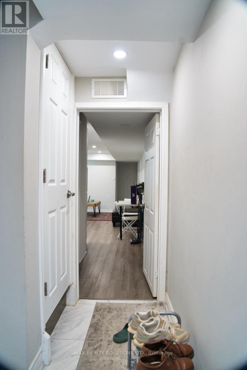31 Lochinvar Crescent, Toronto, Ontario  M3A 3J9 - Photo 17 - C13708836