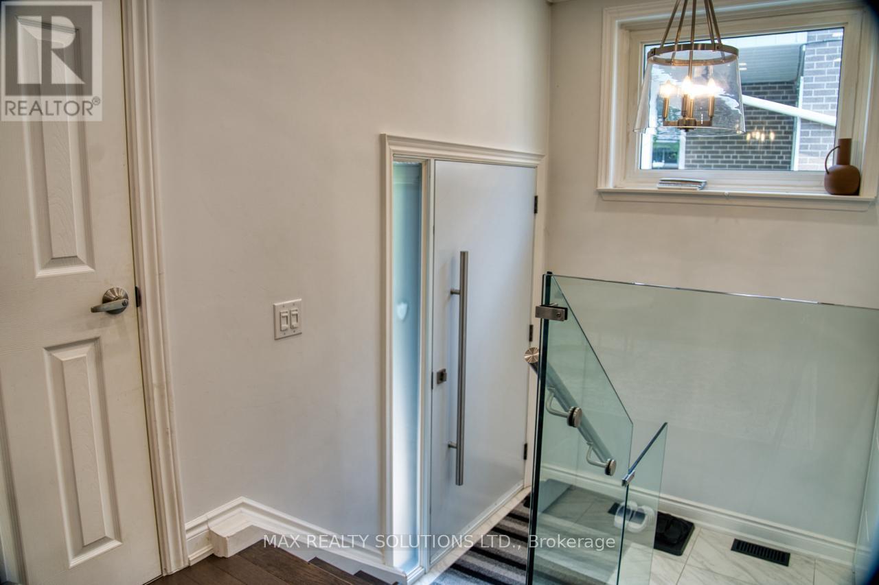 31 Lochinvar Crescent, Toronto, Ontario  M3A 3J9 - Photo 9 - C13708836