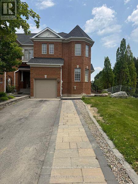 613 OSLER COURT, Newmarket, Ontario