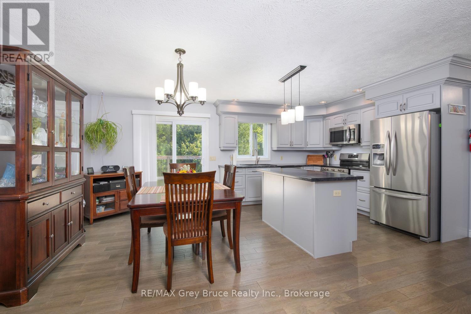 358 Huron Road, South Bruce Peninsula, Ontario  N0H 2T0 - Photo 10 - X13708832