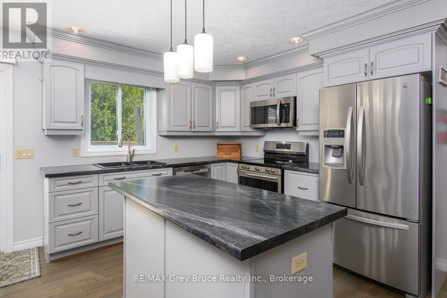 358 Huron Road, South Bruce Peninsula, Ontario  N0H 2T0 - Photo 11 - X13708832