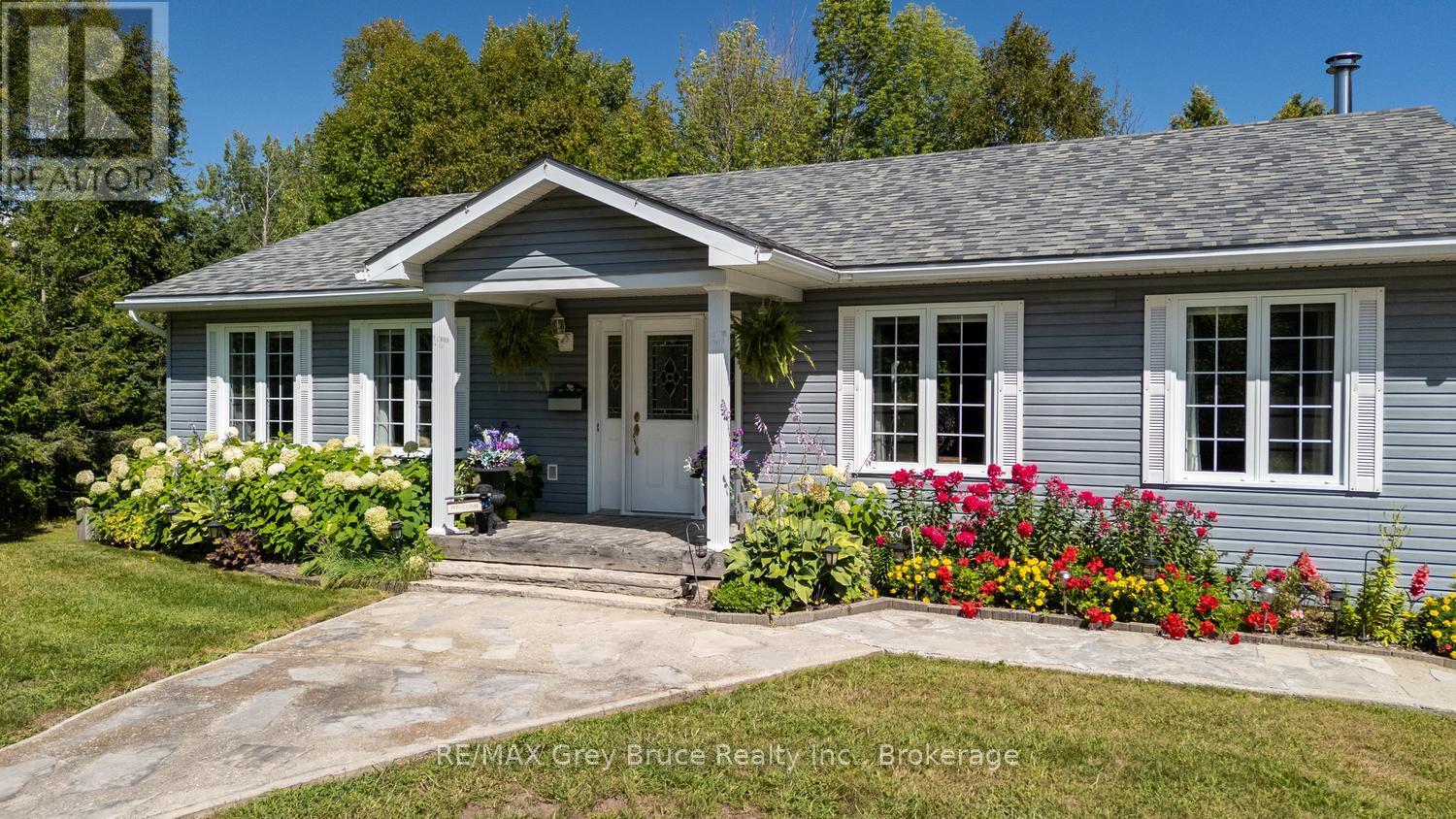358 Huron Road, South Bruce Peninsula, Ontario  N0H 2T0 - Photo 2 - X13708832
