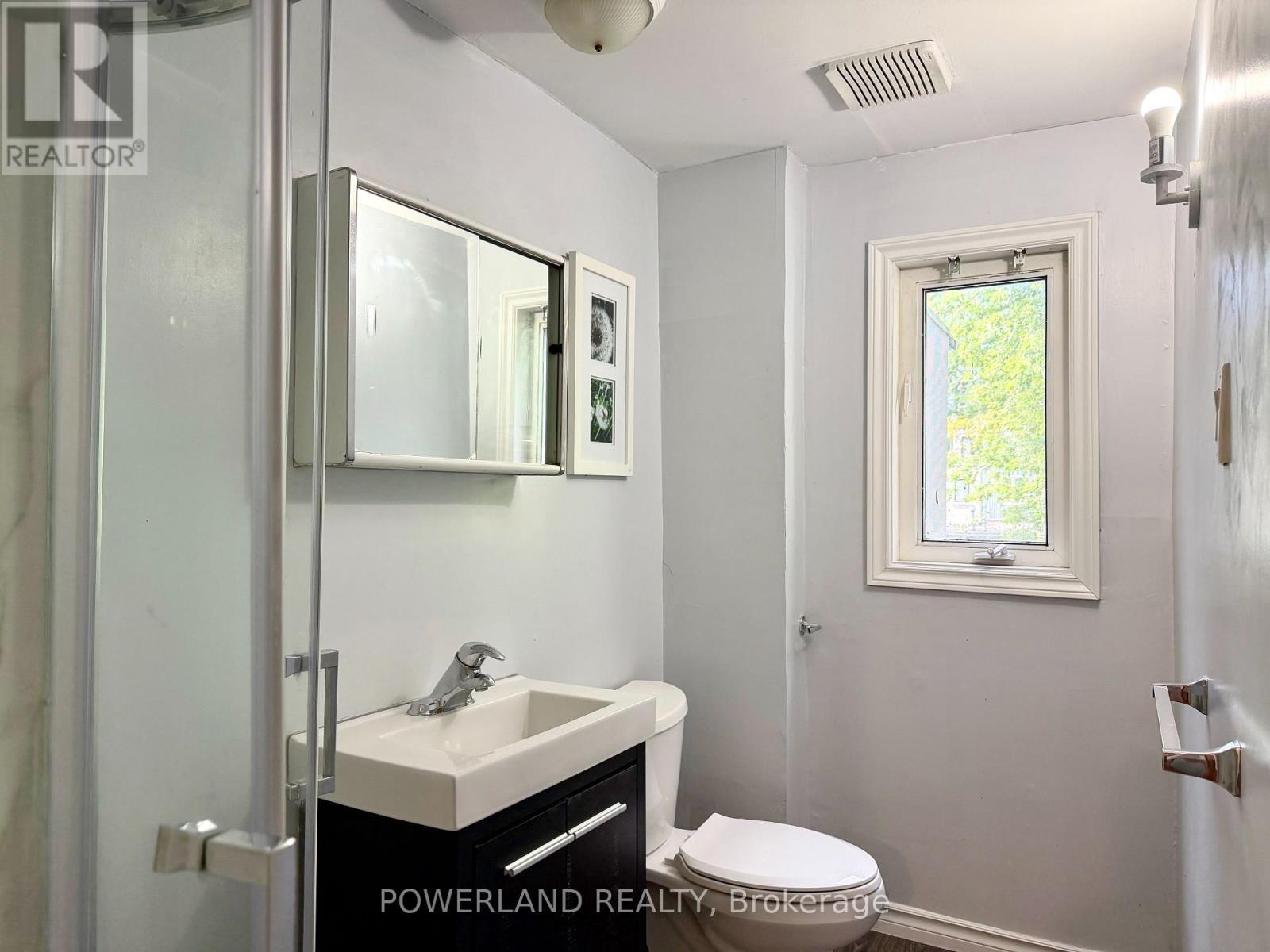 A - 68 Carlaw Avenue, Toronto, Ontario  M4M 2R7 - Photo 7 - E13708828
