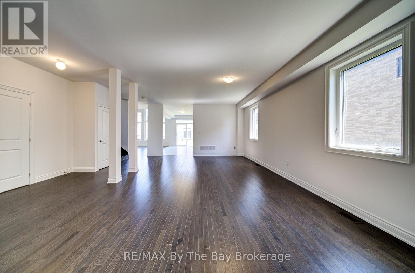 35 Misty Ridge Road, Wasaga Beach, Ontario  L9Z 0R8 - Photo 4 - S13708166