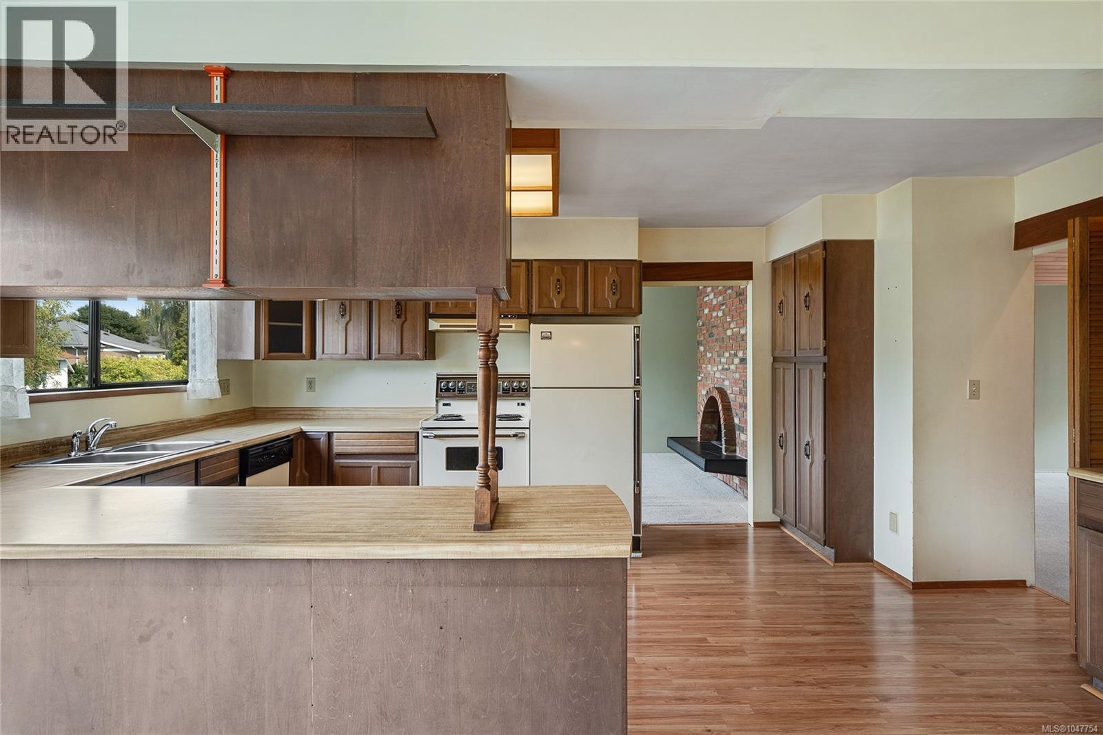 1144 May St