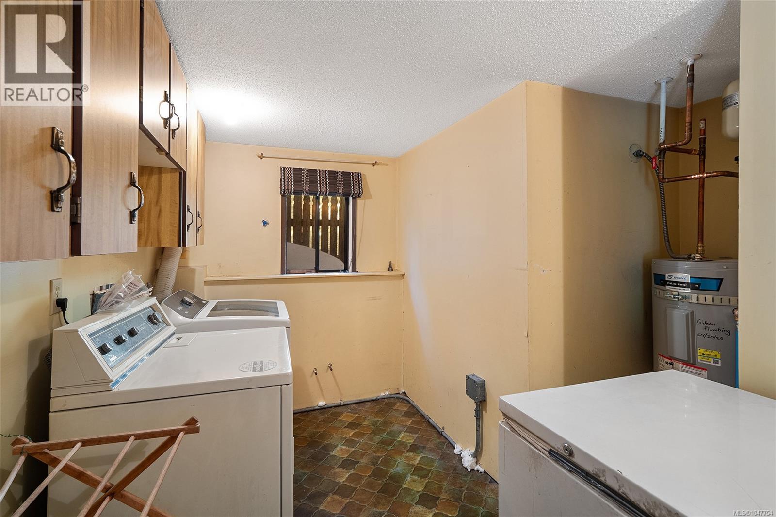 1144 May St