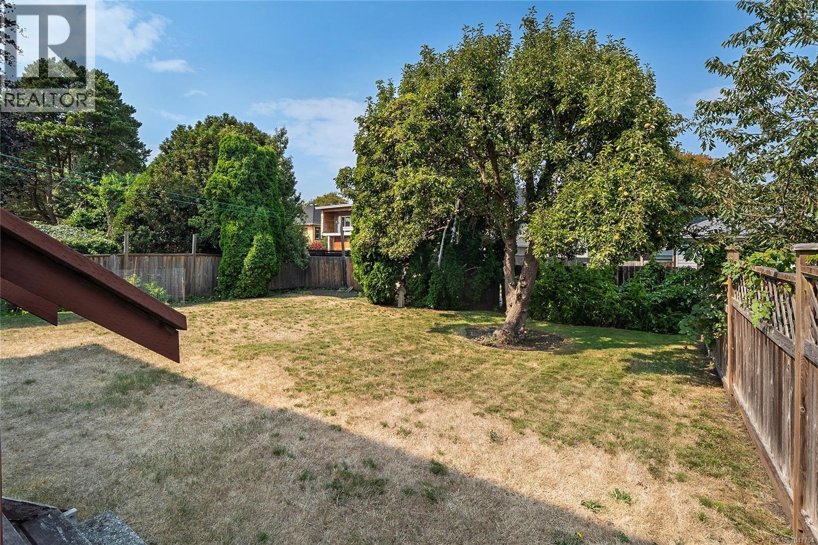 1144 May St