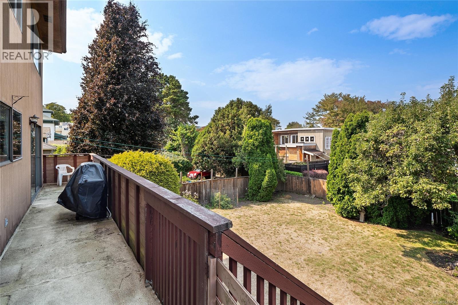 1144 May St