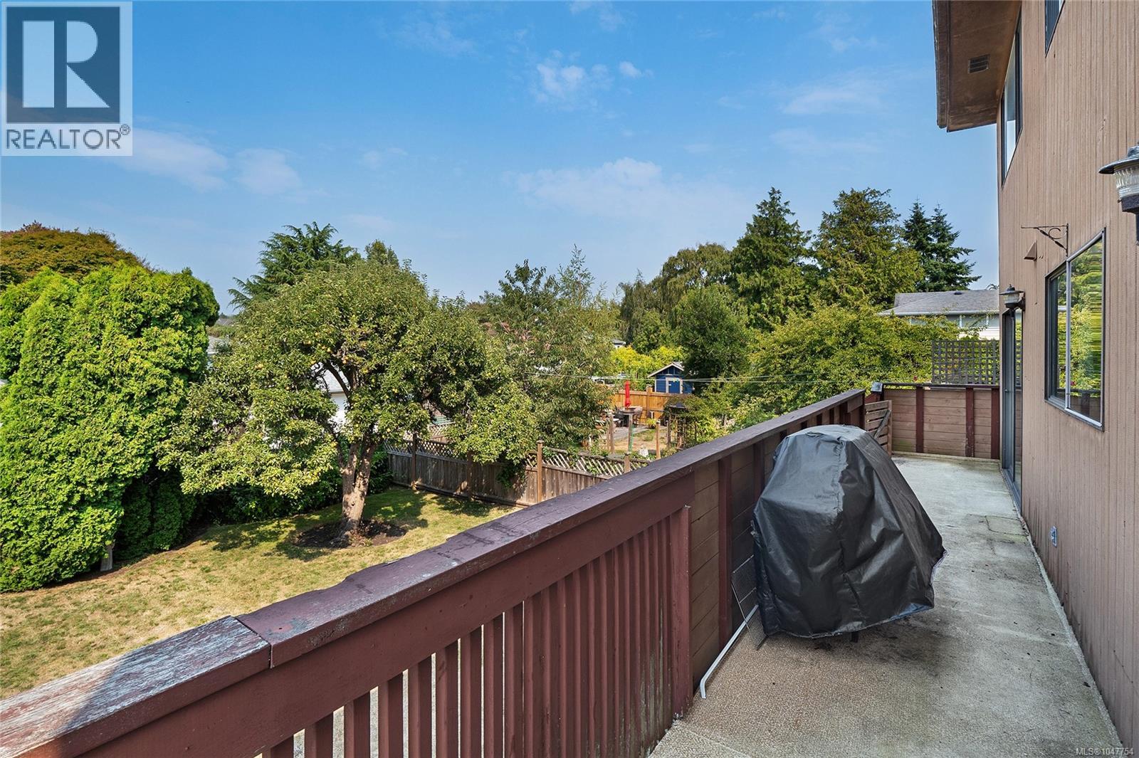 1144 May St