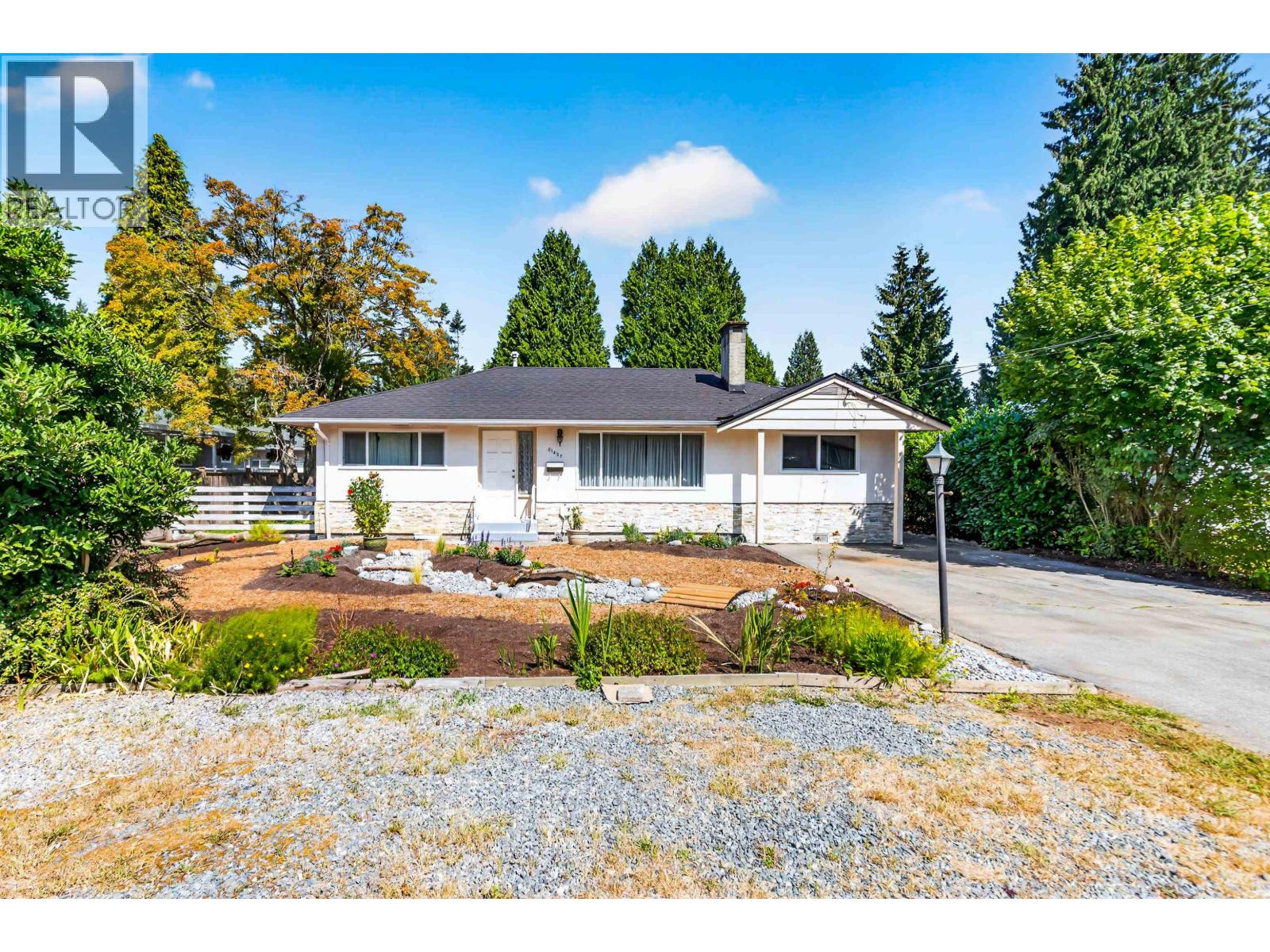 21437 122 Avenue, Maple Ridge, British Columbia  V2X 3W7 - Photo 2 - R3158389
