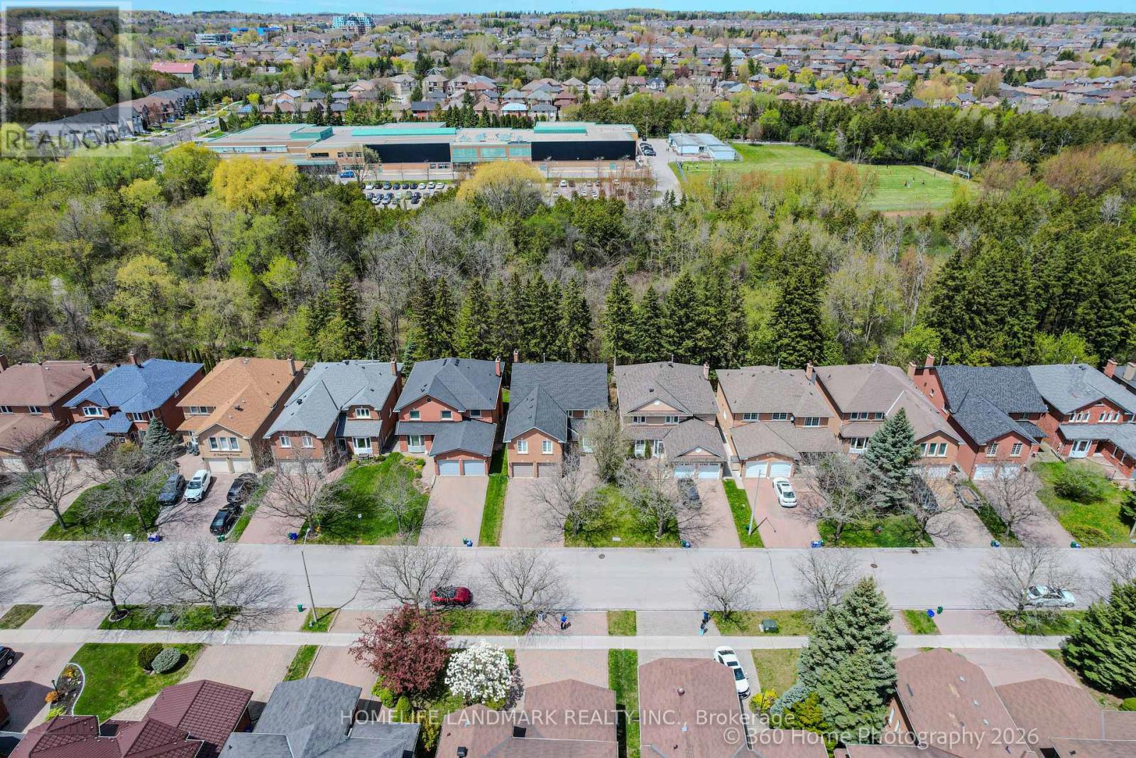 24 Loyal Blue Crescent, Richmond Hill, Ontario  L4S 1A3 - Photo 4 - N13218842