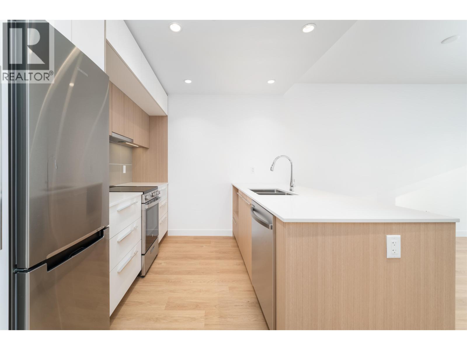 214 9888 University Crescent, Burnaby, British Columbia  V5A 0G4 - Photo 4 - R3158493