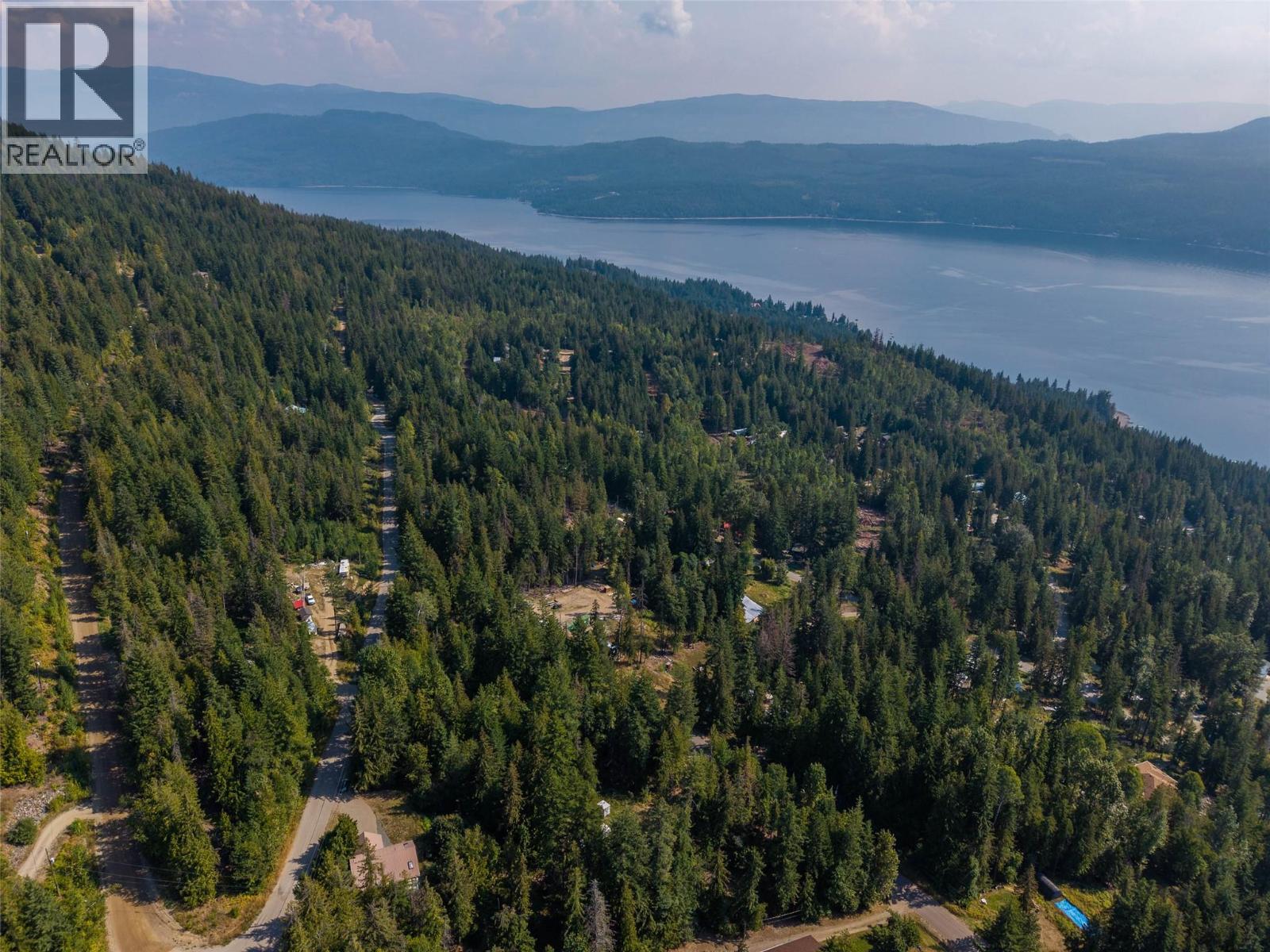 2725 Vickers Trail, Anglemont, British Columbia  V0E 1M8 - Photo 33 - 10385834
