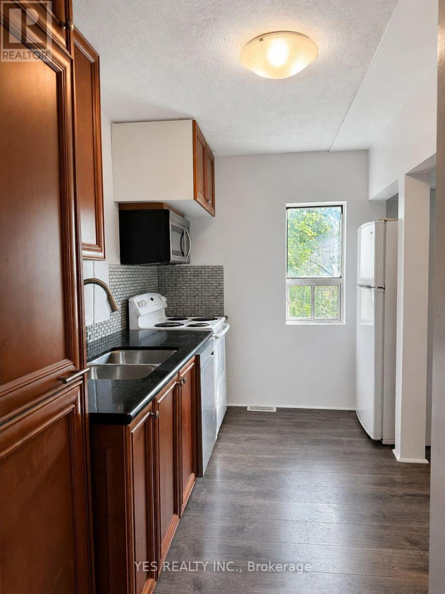 199 North Service Road, Mississauga, Ontario  L5A 1A4 - Photo 4 - W13147750