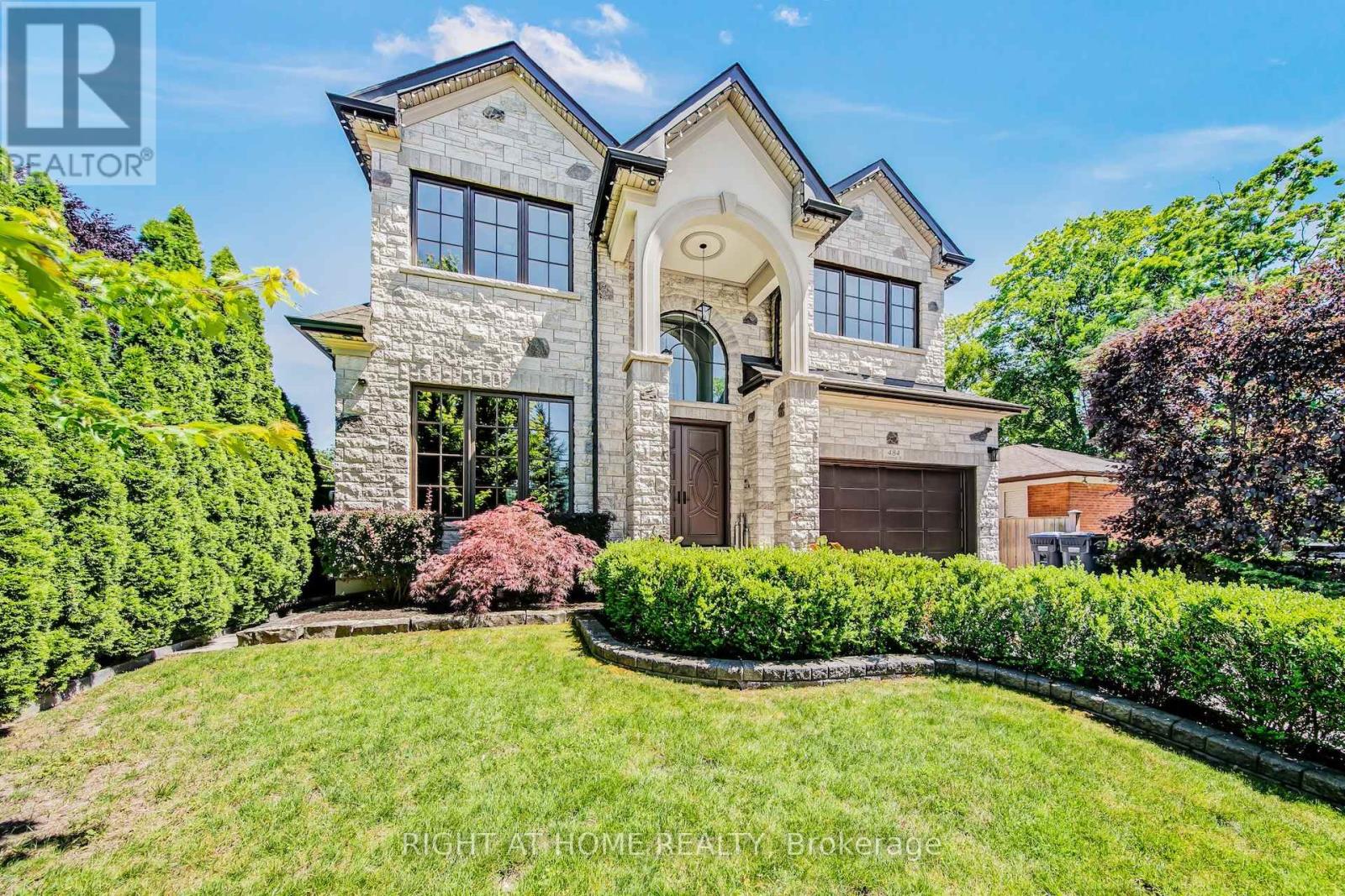484 AVONWOOD DRIVE, Mississauga, Ontario