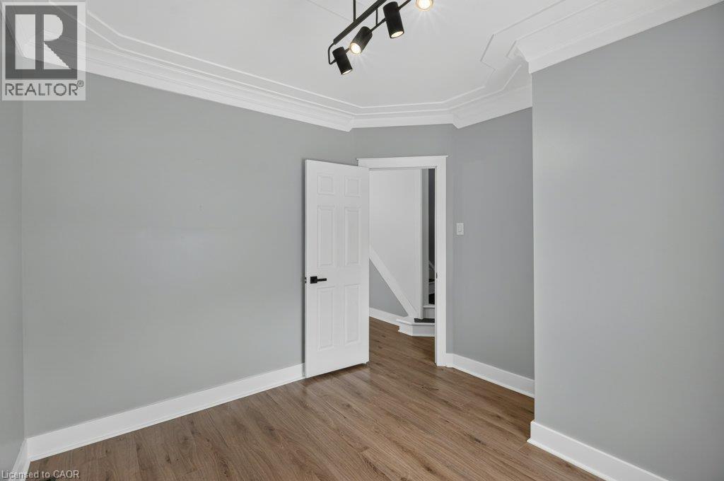 21 East Bend Avenue N, Hamilton, Ontario  L8L 7E1 - Photo 13 - 40850581