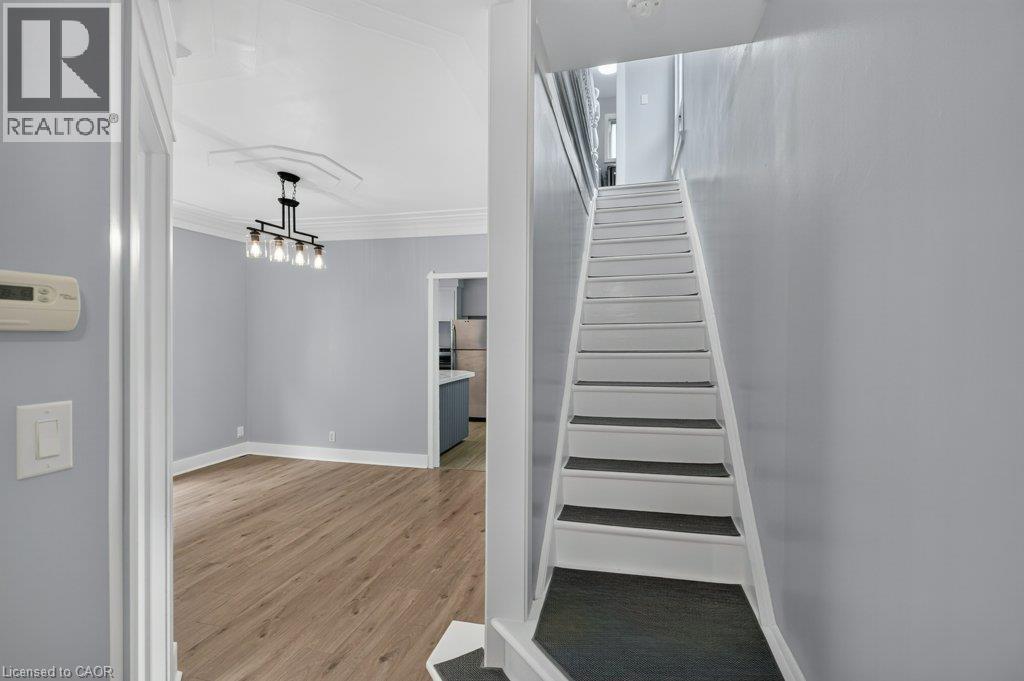 21 East Bend Avenue N, Hamilton, Ontario  L8L 7E1 - Photo 8 - 40850581