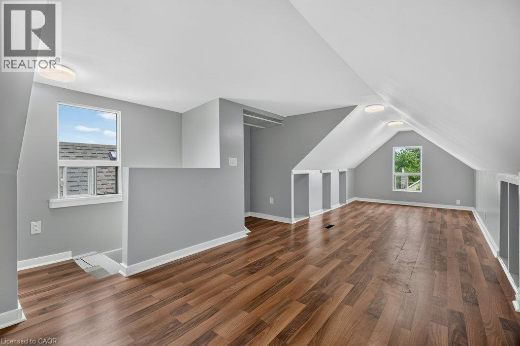 21 East Bend Avenue N, Hamilton, Ontario  L8L 7E1 - Photo 38 - 40850581