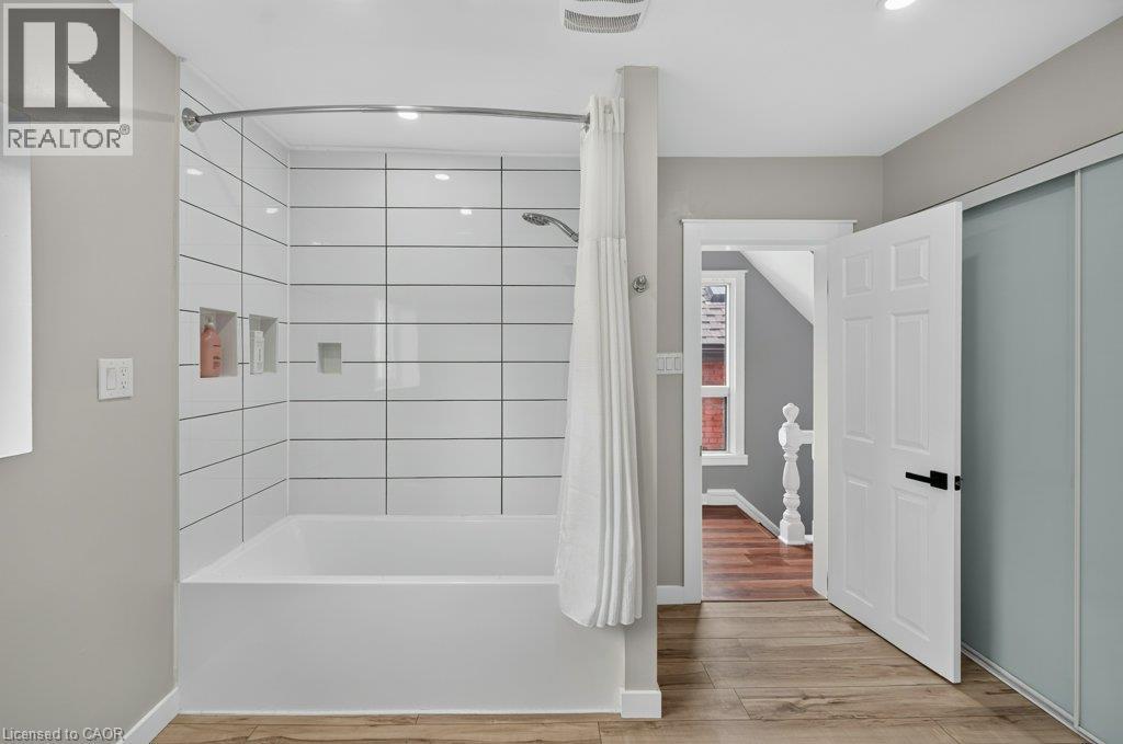 21 East Bend Avenue N, Hamilton, Ontario  L8L 7E1 - Photo 32 - 40850581