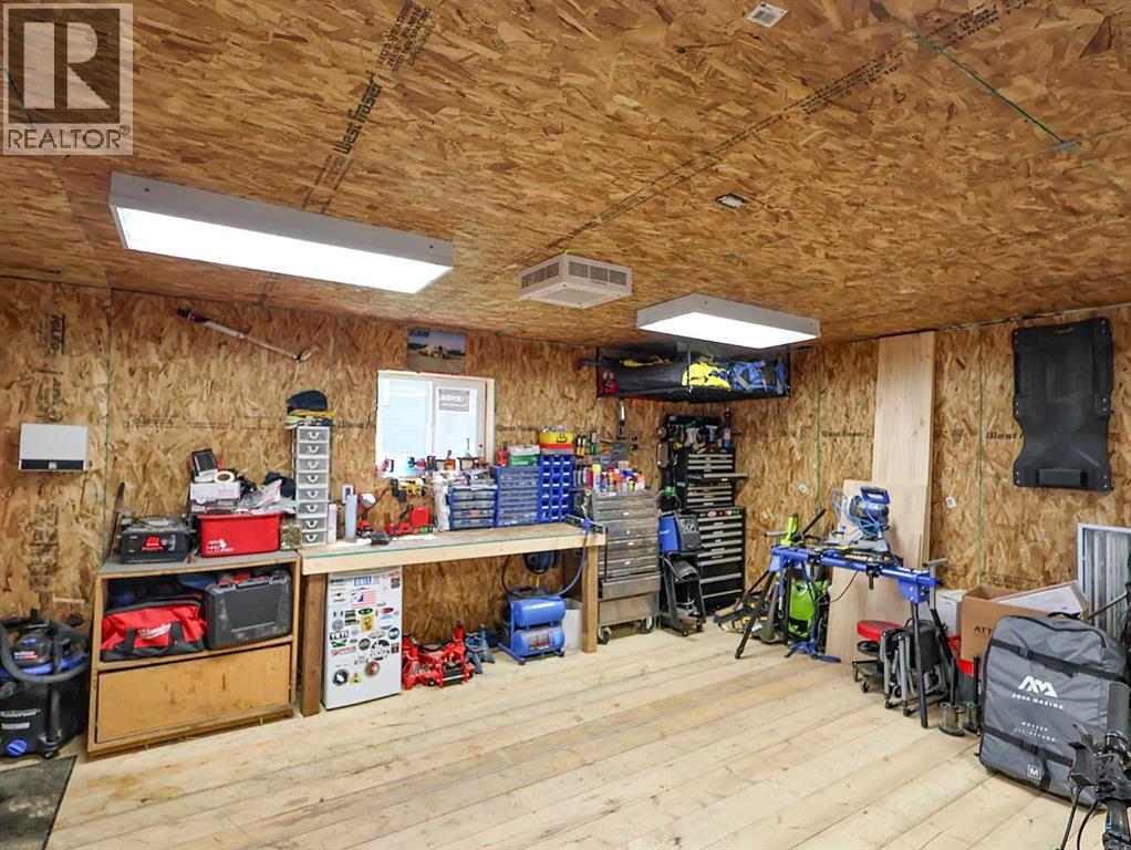 222 Berry Street, Halkirk, Alberta  T0C 1M0 - Photo 41 - A2327558