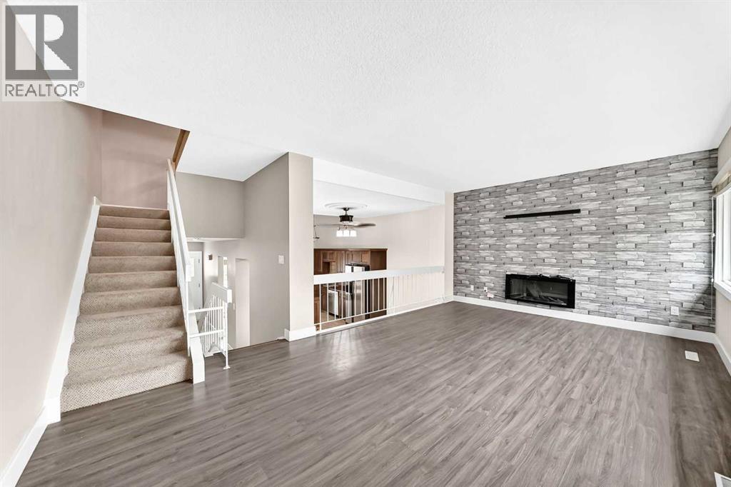 84 Brae Glen Lane SW, Calgary, Alberta  T2W 1B6 - Photo 14 - A2339552