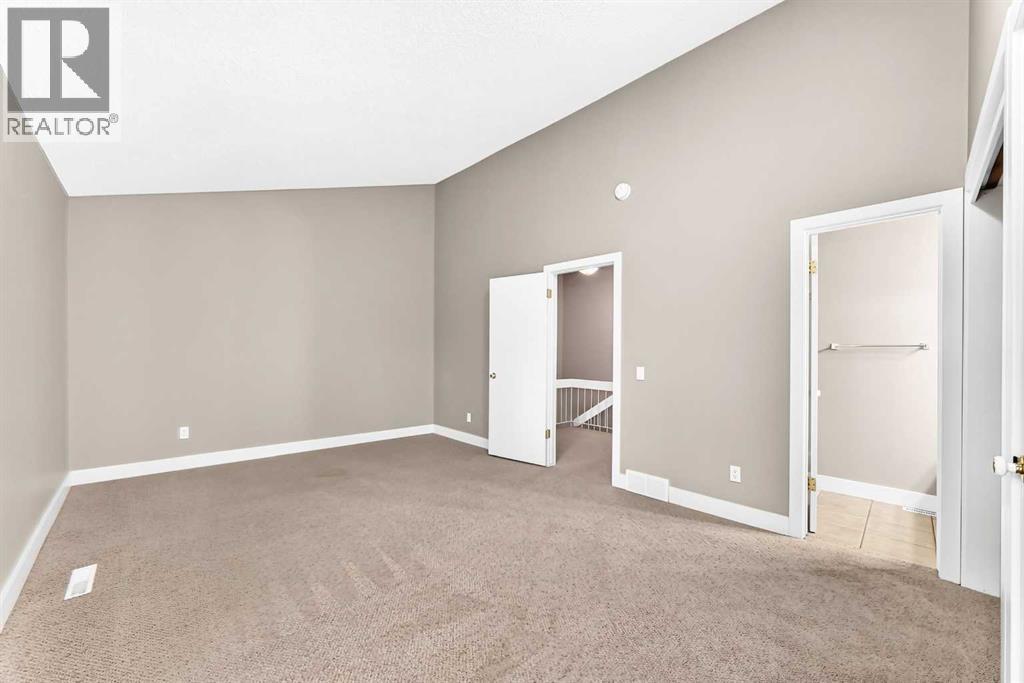 84 Brae Glen Lane SW, Calgary, Alberta  T2W 1B6 - Photo 19 - A2339552