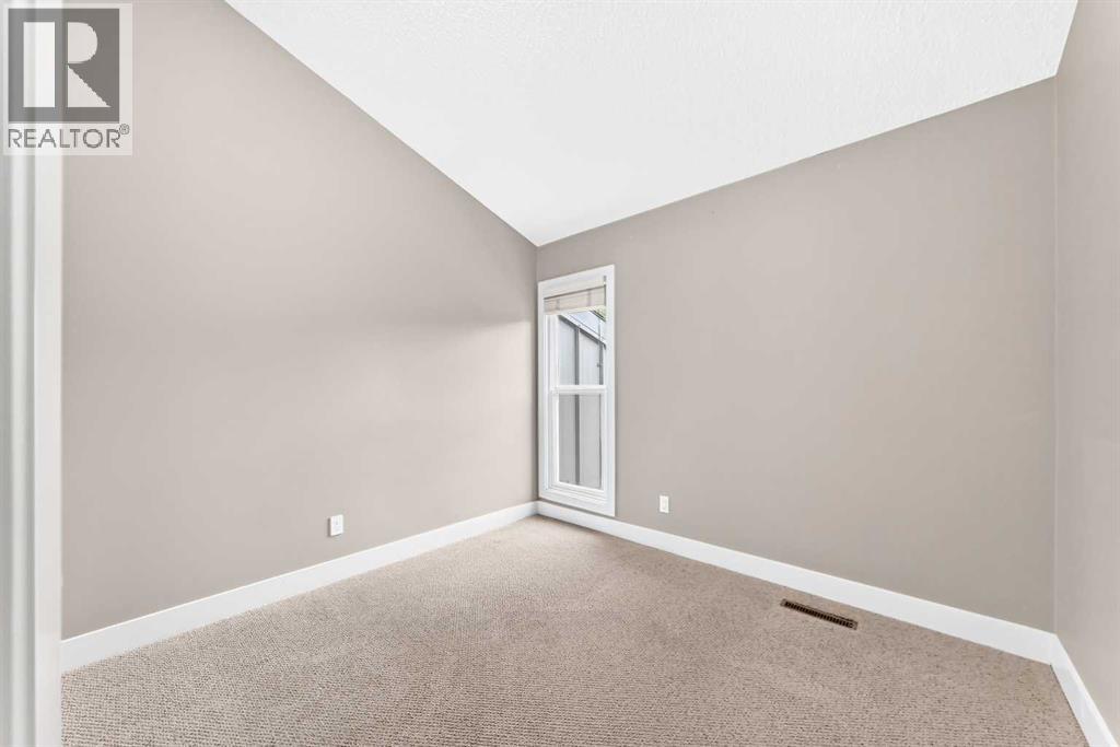 84 Brae Glen Lane SW, Calgary, Alberta  T2W 1B6 - Photo 24 - A2339552