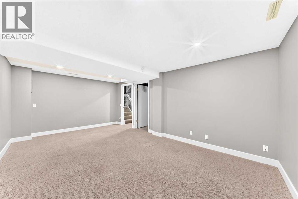 84 Brae Glen Lane SW, Calgary, Alberta  T2W 1B6 - Photo 32 - A2339552