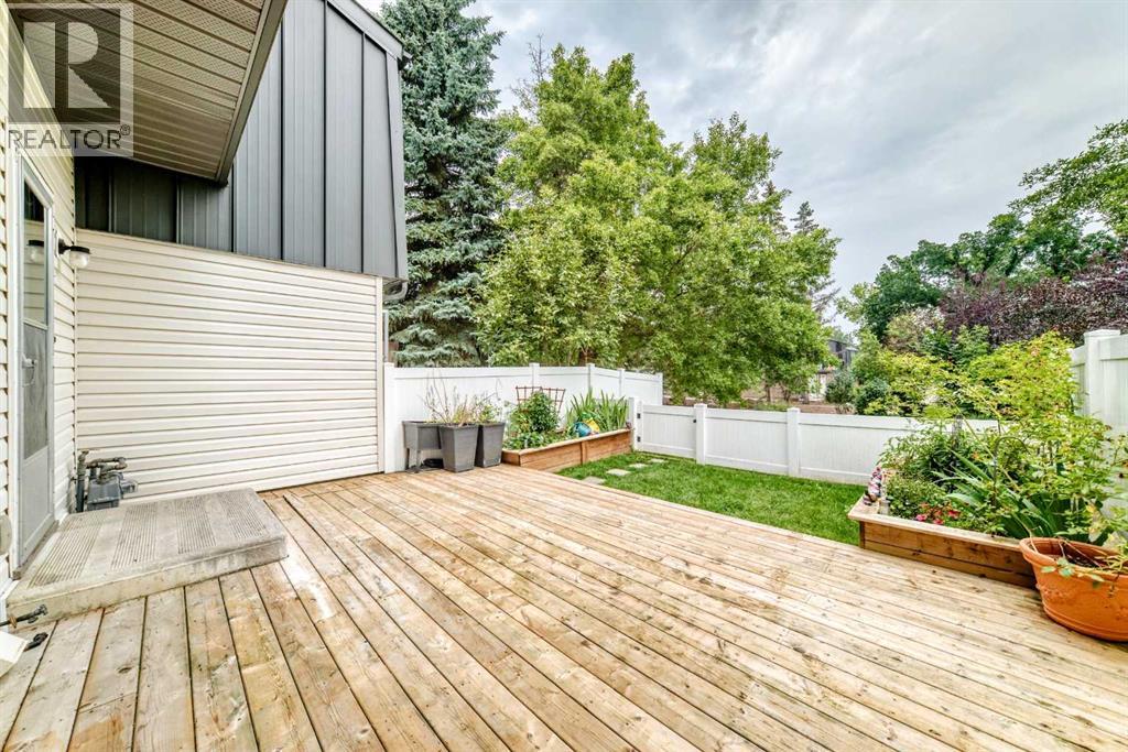 84 Brae Glen Lane SW, Calgary, Alberta  T2W 1B6 - Photo 36 - A2339552