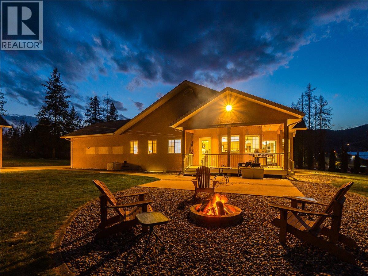1750 Green Road, Fruitvale, British Columbia  V0G 1L1 - Photo 3 - 10398641