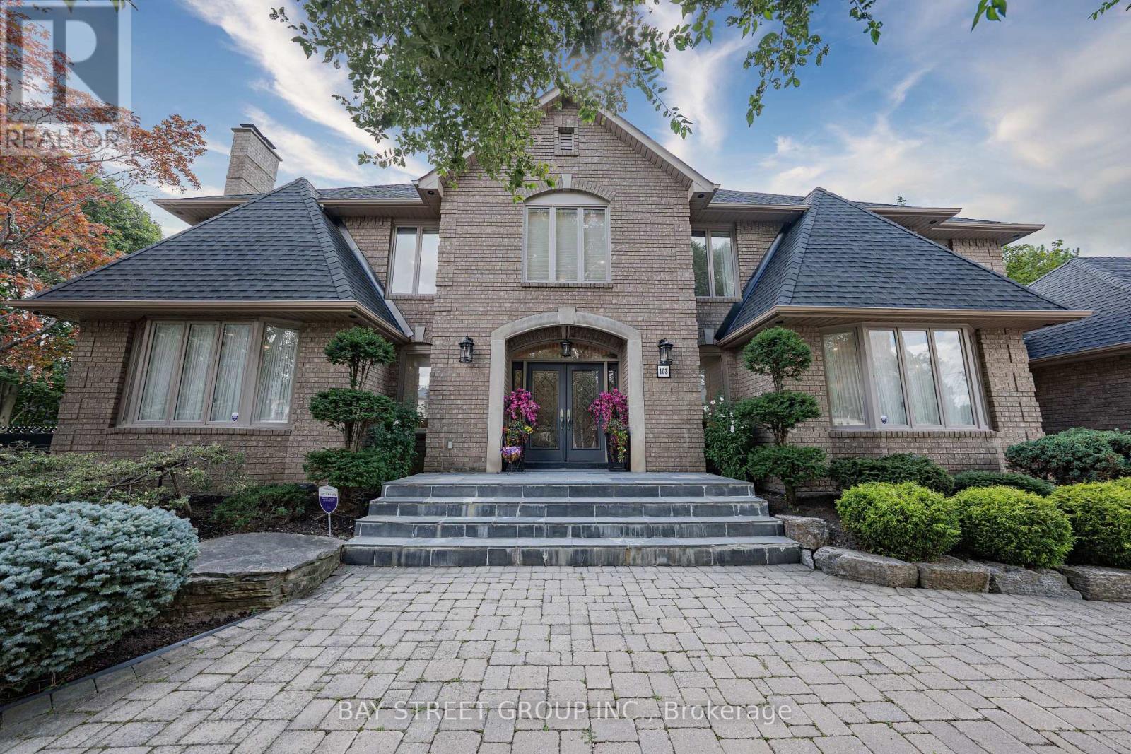 103 NORTHDALE ROAD, Toronto, Ontario