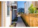 760 Raymer Avenue Unit# 4, Kelowna, BC V1Y 4Z8