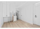 760 Raymer Avenue Unit# 4, Kelowna, BC V1Y 4Z8