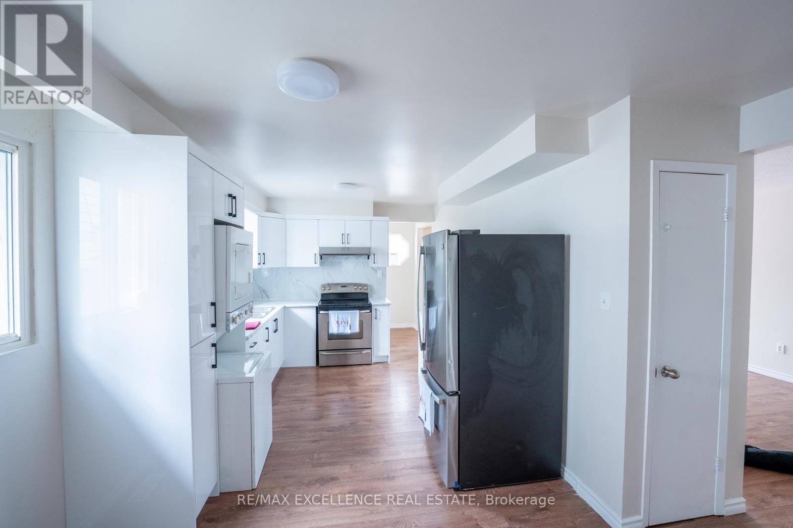 144 Abell Drive, Brampton, Ontario  L6V 2Z8 - Photo 7 - W13708698