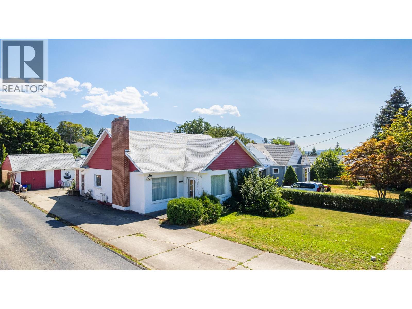 326 10th Avenue N, Creston, British Columbia