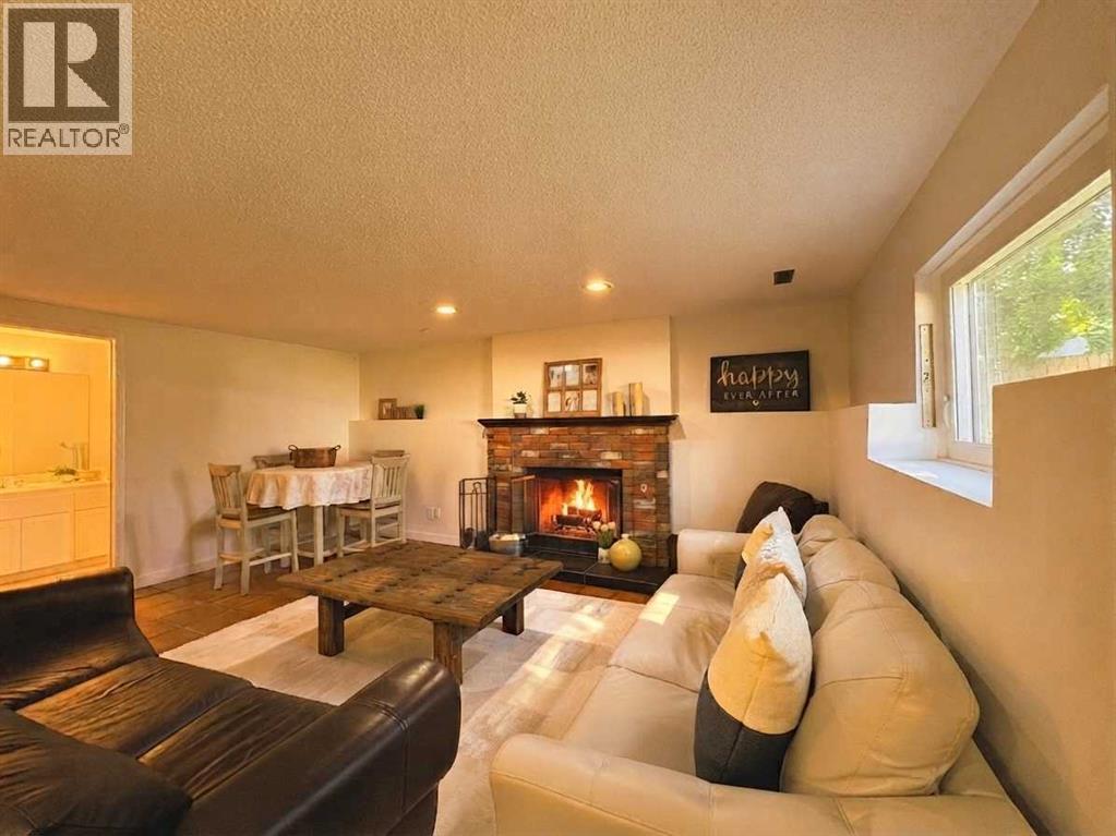 123 Sunmills Place SW, Calgary, Alberta  T2X 2R1 - Photo 14 - A2338963