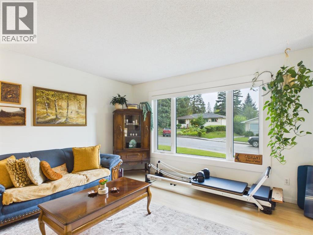 15 Hazelwood Crescent SW, Calgary, Alberta  T2V 3C1 - Photo 11 - A2339712