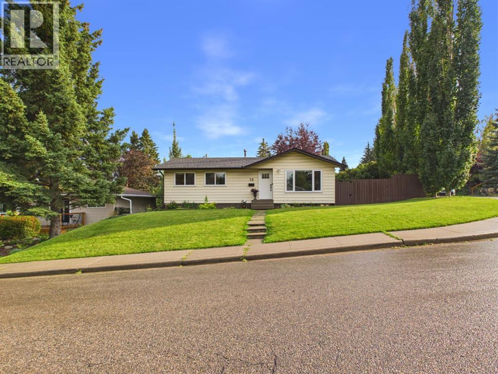 15 Hazelwood Crescent SW, Calgary, Alberta  T2V 3C1 - Photo 3 - A2339712