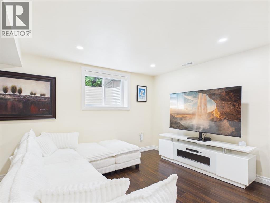 15 Hazelwood Crescent SW, Calgary, Alberta  T2V 3C1 - Photo 30 - A2339712